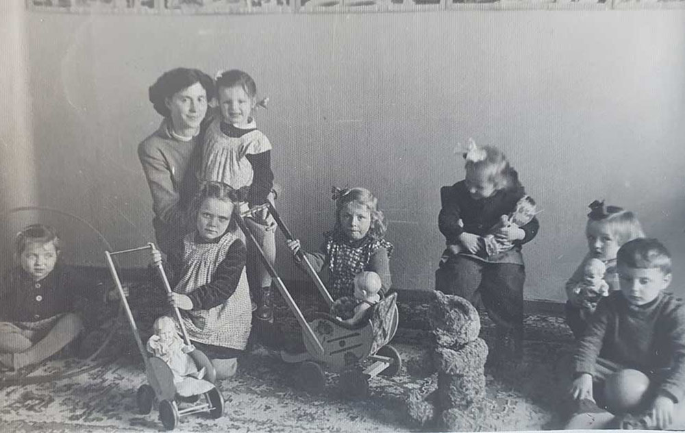 Zdjęcia z kroniki przedszkola 1950-1954